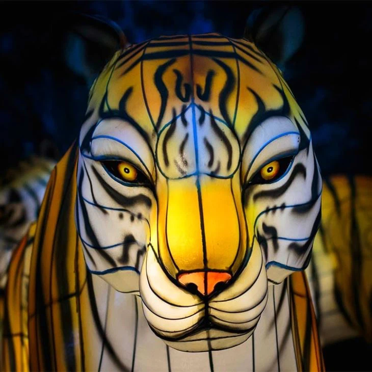 Attractive Waterproof Vivid Life Size Tiger Lantern